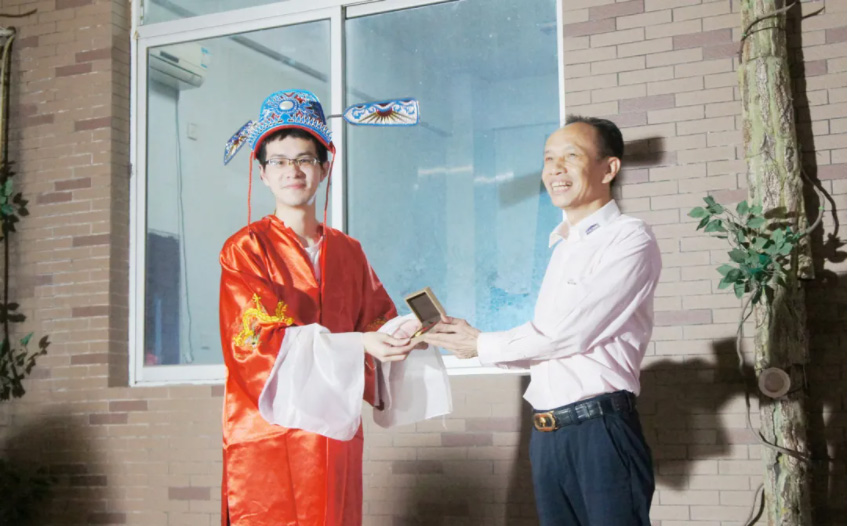 黨建進(jìn)行時(shí)：“泉心全意，工力同心”博餅活動(dòng)凝聚人心，和諧友愛(ài)！